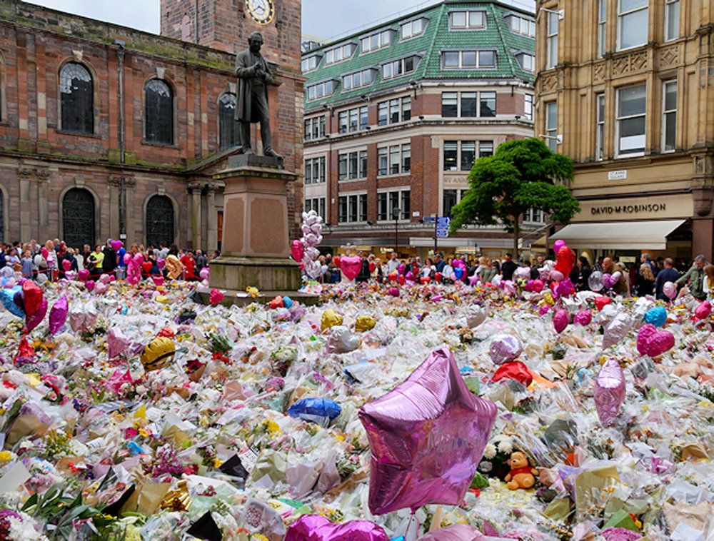 “We Stand Together” Manchester