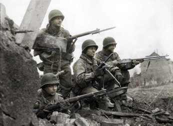 Soldiers at the WWII battlefront