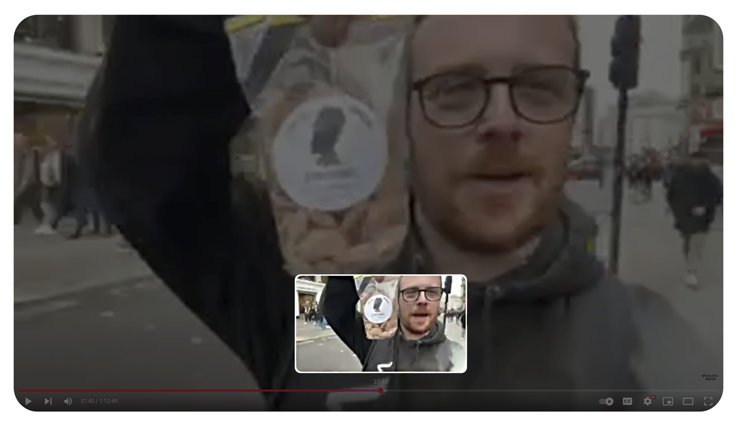 El acosador Alex Barnes-Ross esposado y "agrupado" por la policía de Londres a medida que se intensifica el patrón de mala conducta Barnes-Ross ofreciendo nueces